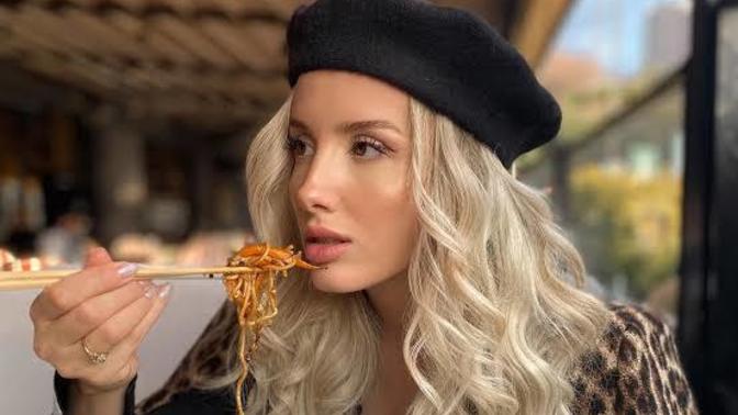 Markette paketi 40 lira olan makarnaya dışarıda 300 lira verir misiniz?
