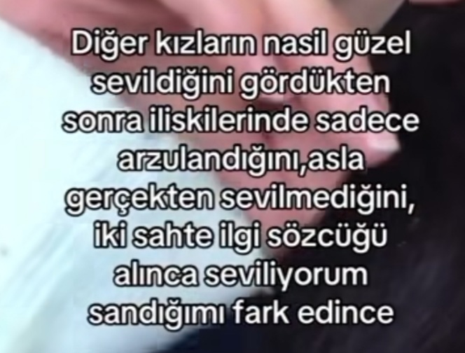 Bu fark edilişin bünye de bıraktığı hasar halis mi ne zaman nasıl diğer kızlar gibi sevileceğim ya 🥲🥲?