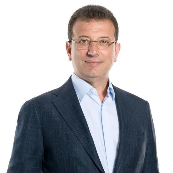 İkisi arasında cumhurbaşkanlığı yarışı olsa kime verirdiniz ?