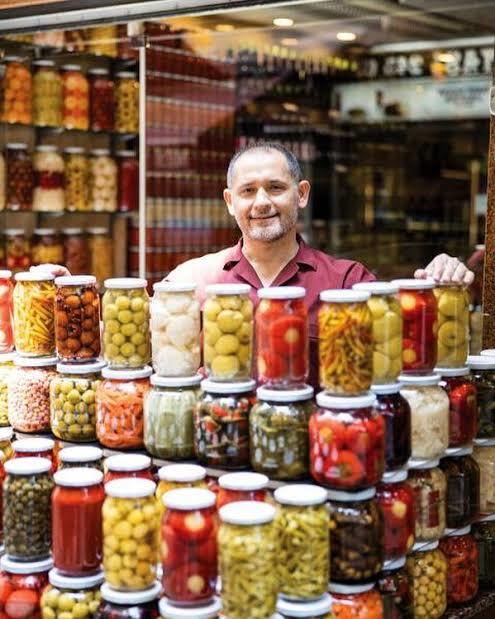 Turşusunu kurmak istediğiniz biri var mı?
