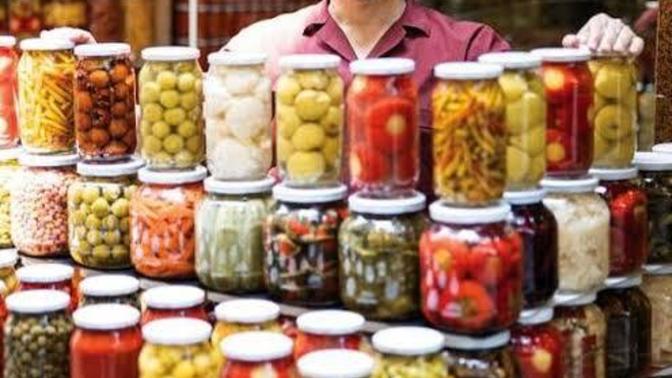 Turşusunu kurmak istediğiniz biri var mı?