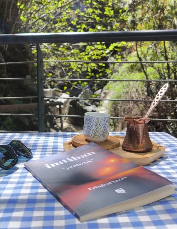 Kitap okurken kahve mi iyi gider çay mı?