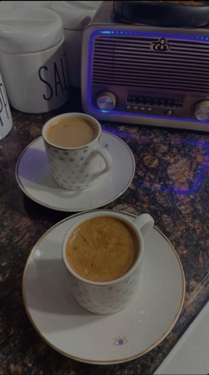 Kahve içmeyi tek başına mı içmek istersiniz yoksa biriyle mi?