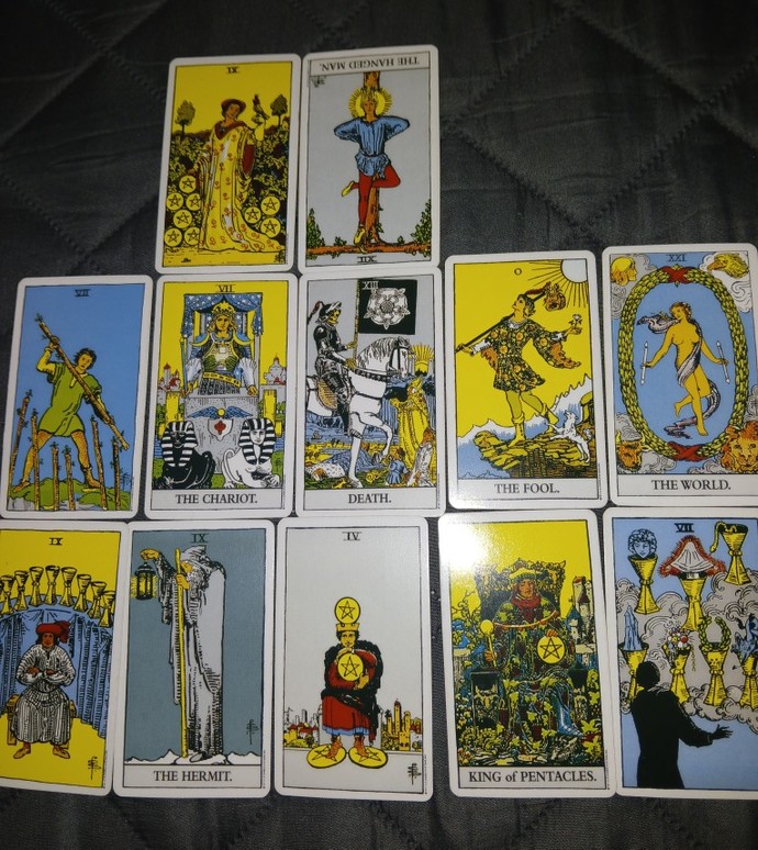Tarot bakan var mı?