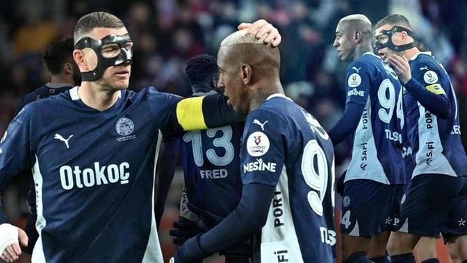 Sivasspor 1 - Fenerbahçe 3... Sarı lacivertliler zirve takibini sürdürdü! Maçı nasıl buldunuz?