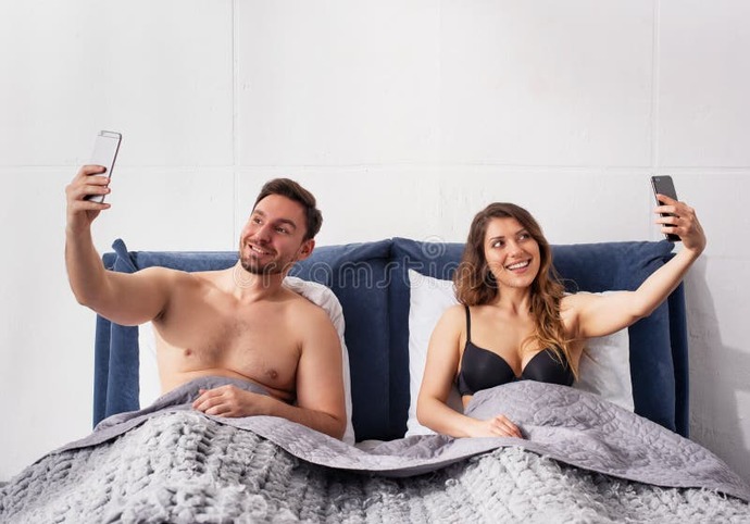 Seks öncesinde partnerinizle mesajlaşarak ortamı ısıtır mısınız?