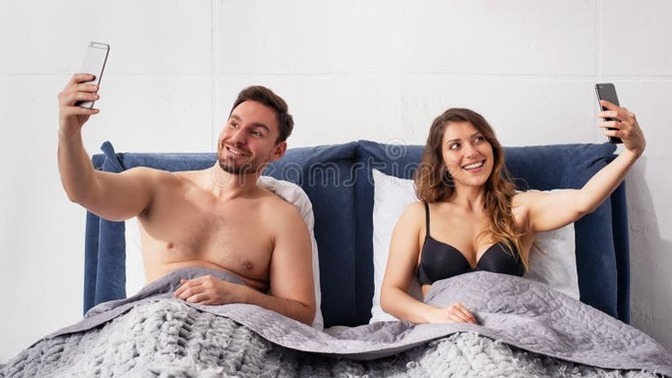 Seks öncesinde partnerinizle mesajlaşarak ortamı ısıtır mısınız?