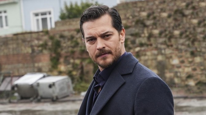 Son zamanlarda deli gibi izlediğiniz dizi/film var mı?