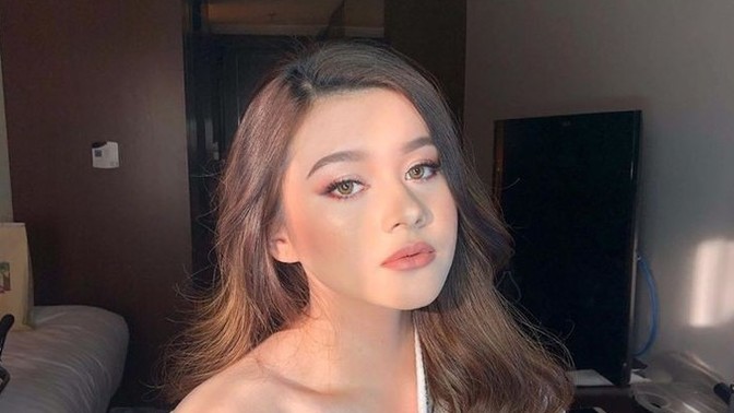 İnce kaşlar mı yoksa kalın kaşlar mı daha hoş görünüyor?