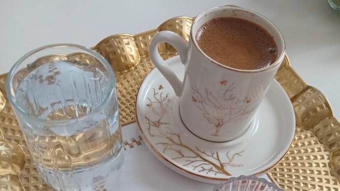 Türk kahvesini çektirerek mi alırsınız / paketli bir marka mı?