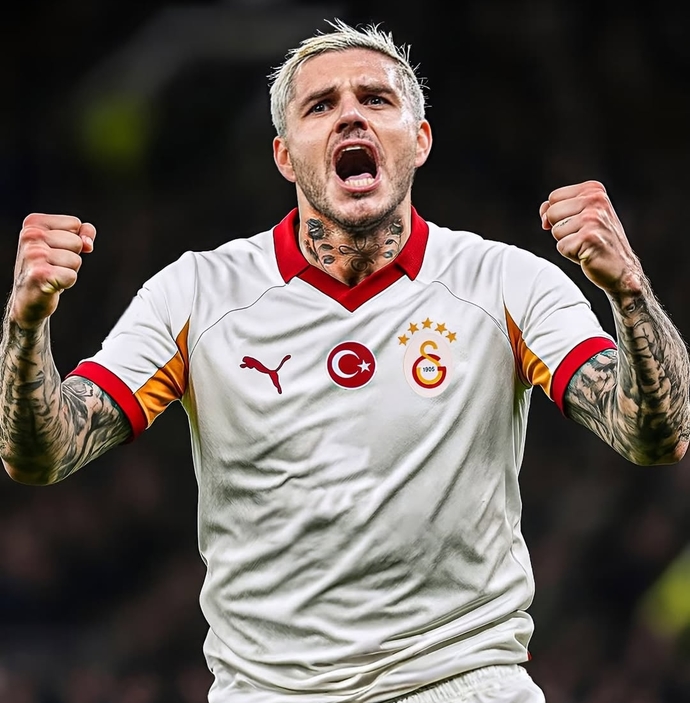 Sizce Galatasarayın yeni sezonda giyeceği muhtemel formalardan en iyisi hangisidir?