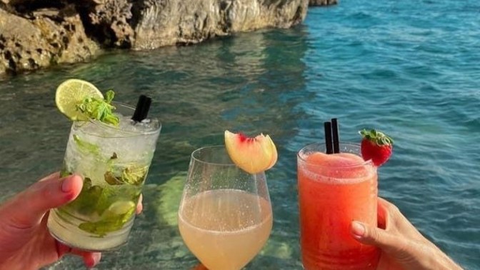Sizden hangi içeceğin vibe'nı alıyorum söyleyim mi 🥂?