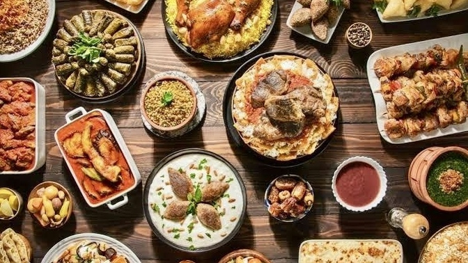 Eşinin ailesi sana geliyor, onlara akşam yemeğinde ve tatlı neler yaparsın?