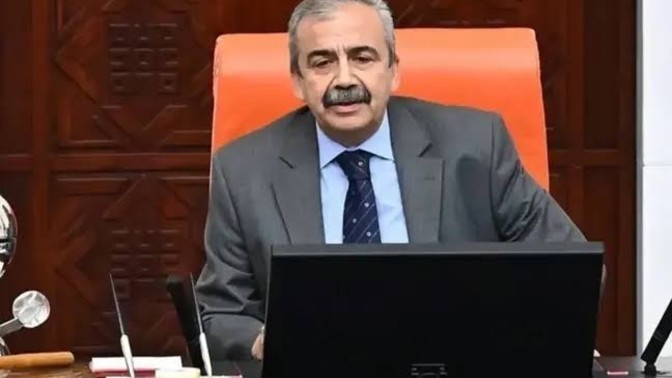 Sırrı Süreyya Önder gidici mi?