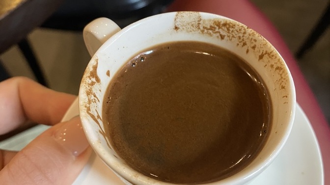Öğlen kahvesi içmeye bayılır mısınız?