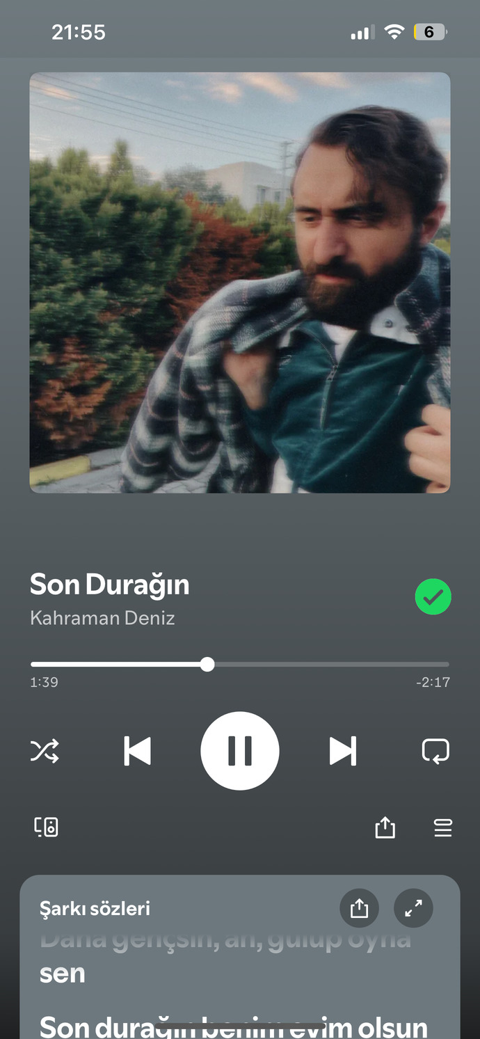 Sevdiğiniz bir şarkıyı atar mısınızdır?