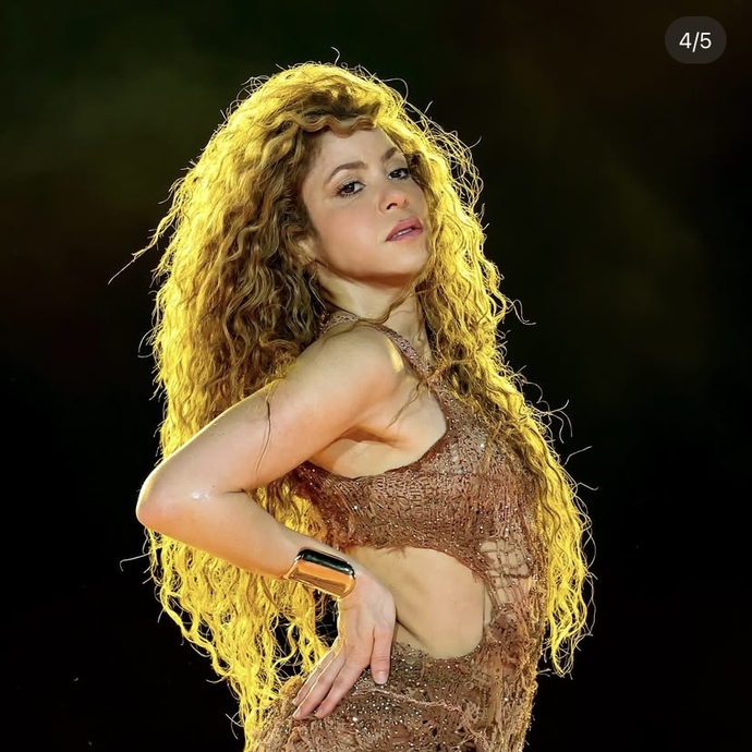Shakira 48 yaşında olmasına rağmen nasıl hala genç fit ve güzel olabiliyor? Bilen var mı?