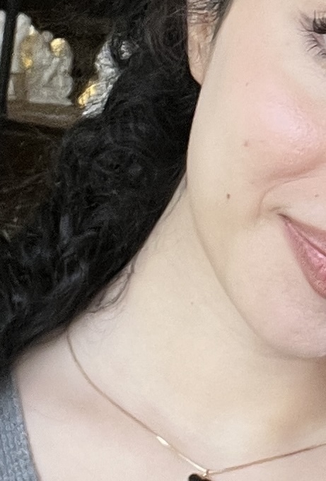 Saç rengim ile ten rengim çok zıt bu itici mi?
