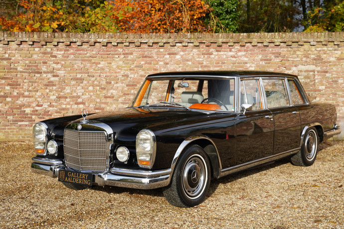 Kapımızın önünde şöyle bi mercedes-benz 600 olmasa miydi be ya?