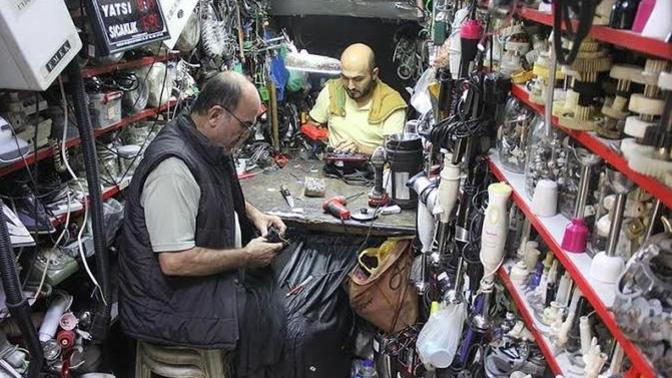Evde elektirikli eşyalar bozulunca sinir olan var mı?
