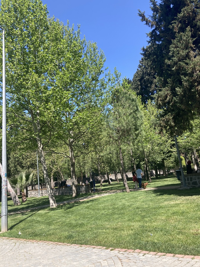 Şimdide dolu yağıyor mübarek, sizde havalar nasıl?