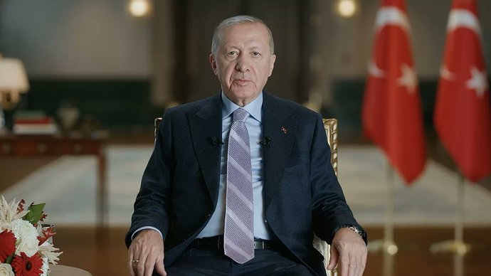 Cumhurbaşkanı Erdoğan: Pek çok aile 25-30-35 yaşına gelen çocuklarını evlenmeye ikna edemiyor. Siz neden evlenmiyorsunuz?