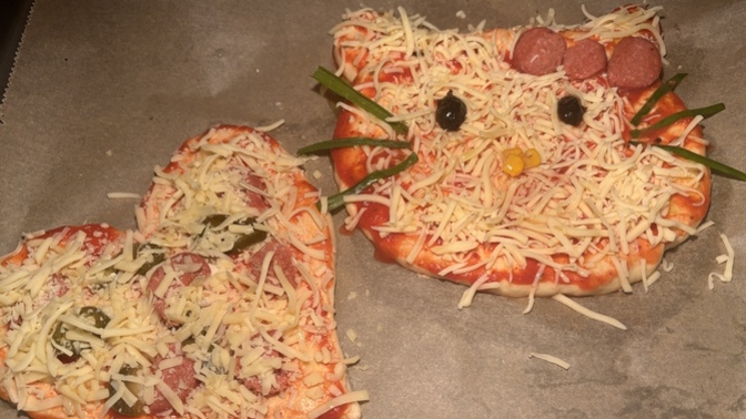 Hello Kittyli pizza yediniz mi hiç? Kim ister?
