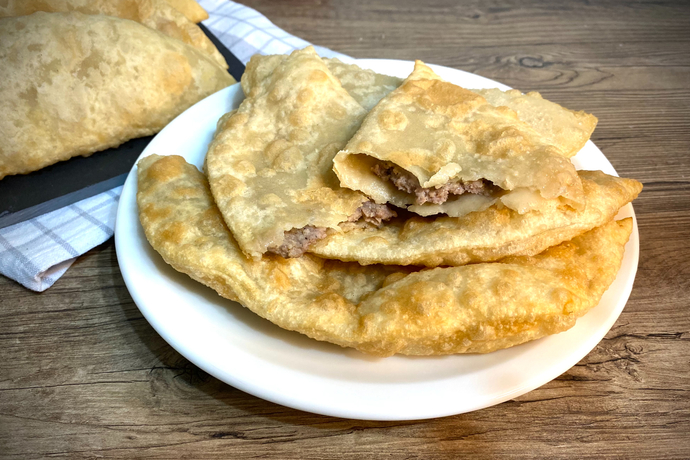 Kahvaltı da size çiğ börek yapsam yermisiniz?