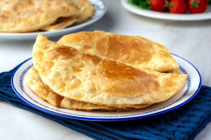 Kahvaltı da size çiğ börek yapsam yermisiniz?