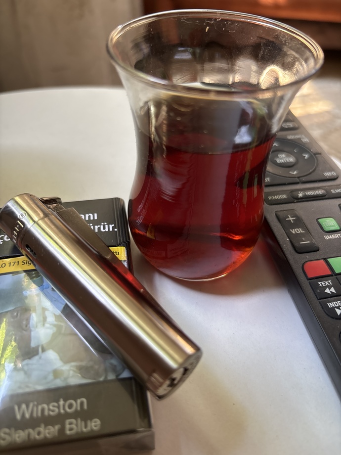 Sabah çayını kimler kendisi demliyor?