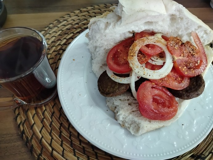 Köfteyi nasıl yiyorsunuz?