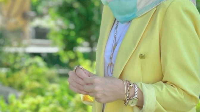 Halayı söyleyen adamı görevden alabiliyor muyuz?