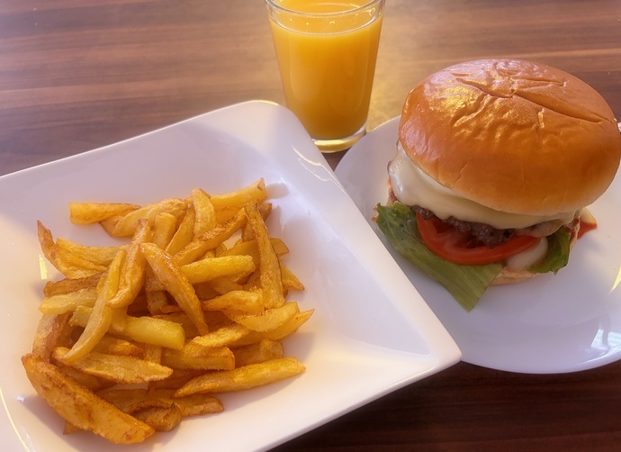 Sana Hamburger Menümden hazırlar mıydım söyliyiym mi?