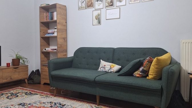 Bu kitaplık burada olmuş mu?