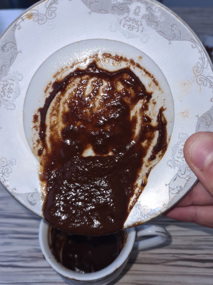 Kahve falindan anliyan varsa yorum yapabilirm8?
