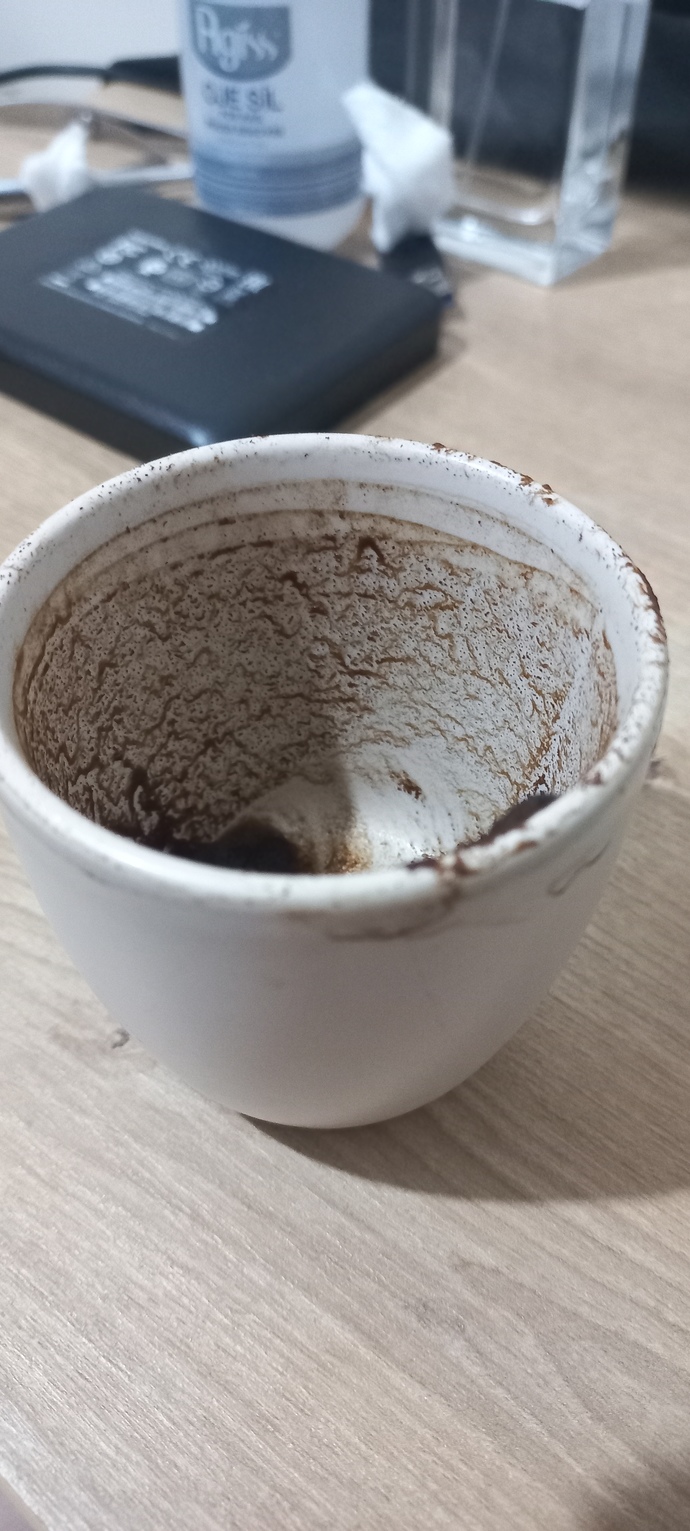 Iyi fal bakabilen var mi? lütfen bi bakar misiniz?