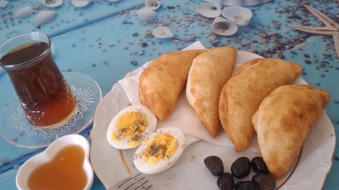 Sabahın 8ınde kendine pişi yapmayanda sorgulanmalı degil mi?