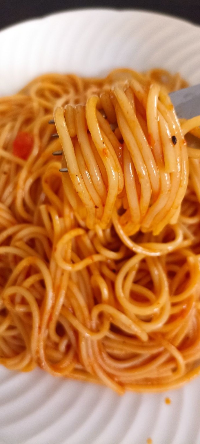 Spagetti makarna salçalı olur mu?