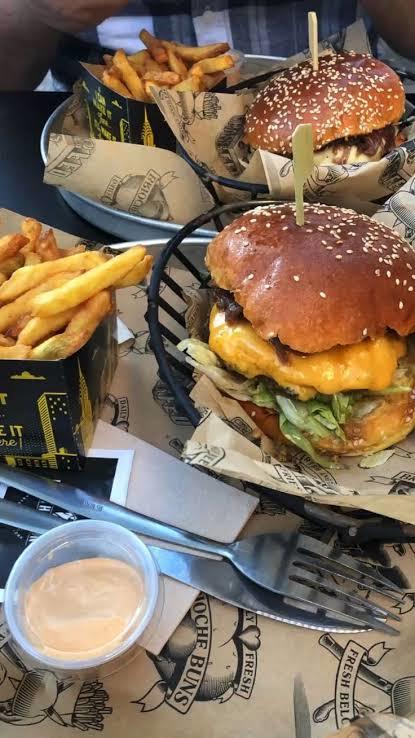 Hamburgerin etli mi olsun tavuklu mu?
