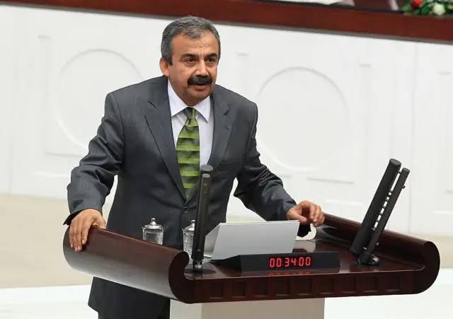 Kalleş Terörü destekleyen Sırrı Süreyya Önder hayatını kaybetti?