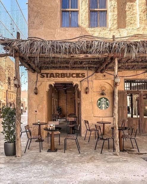 Dubaideki en meşhur Starbucks tam kahve içmelik bir yer değil mi?