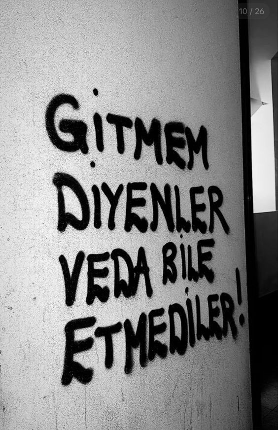 Sana hiç Gitmedemeyen biri, aslında hep kalacağını mı bekliyordu? Yoksa içten içe gitmeni mi istiyordu?
