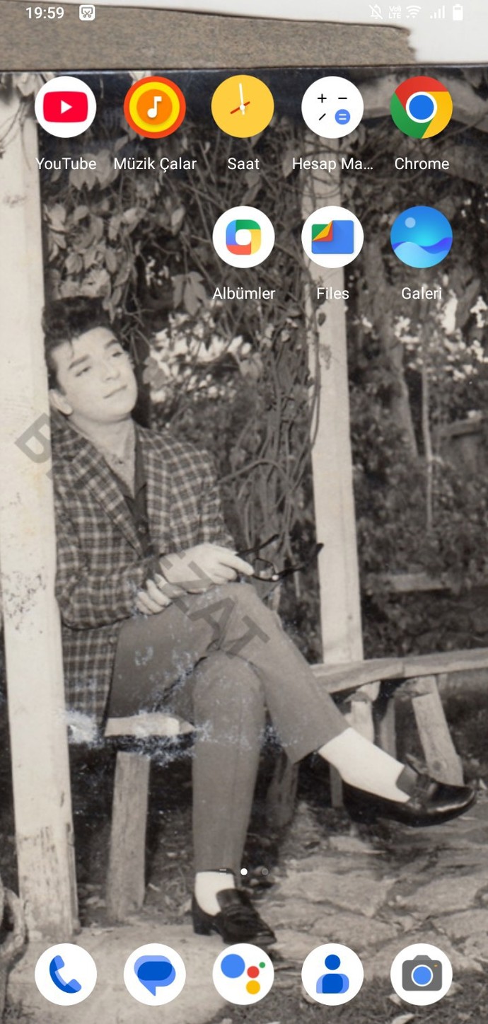 Telefon duvar kağıdınızda hangi resim var?