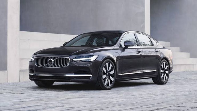 Mercedes Maybach mi? Volvo S90 mı?