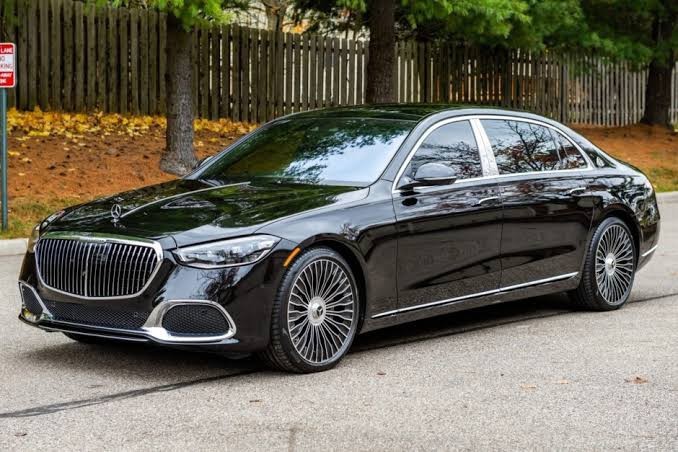 Mercedes Maybach mi? Volvo S90 mı?
