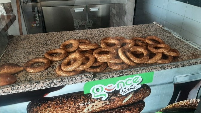 Simit yermisiniz İzmiri simitleri?