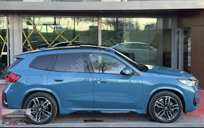 BMW İX1 mi CLA mı?