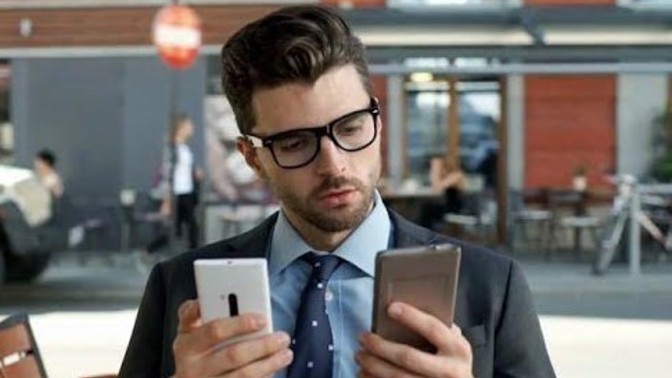 2 akıllı Telefon kullanan insanlar hakkında ne düşünüyorsunuz kaç telefonunuz var?