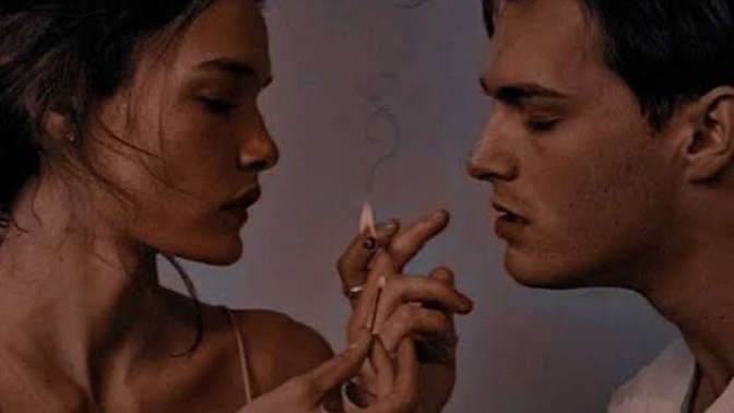 Sevdiğinin sevmediği ama senin çok sevdiğin şeyi sevdiğin yapma dese ne yaparsın?