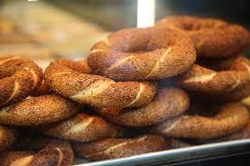 Sabah sabah kahvaltıda poğaça simit arayanlar var mı?